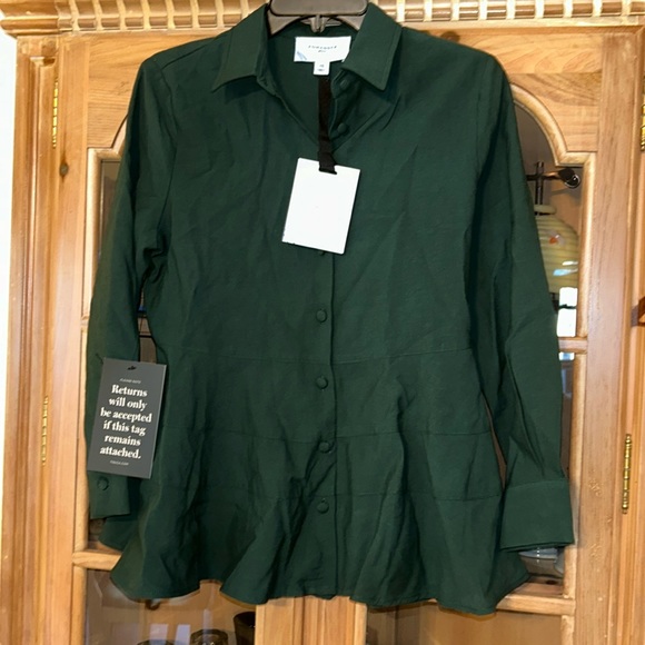 Hunter Green Ashlen Blouse
POMANDER PLACE - Picture 6 of 11